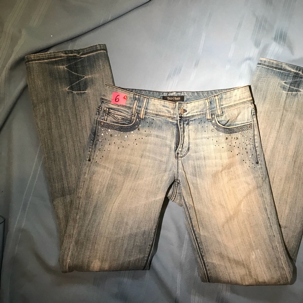 WHITE HOUSE BLACK MARKET LIGHT WEIGHT JEANS